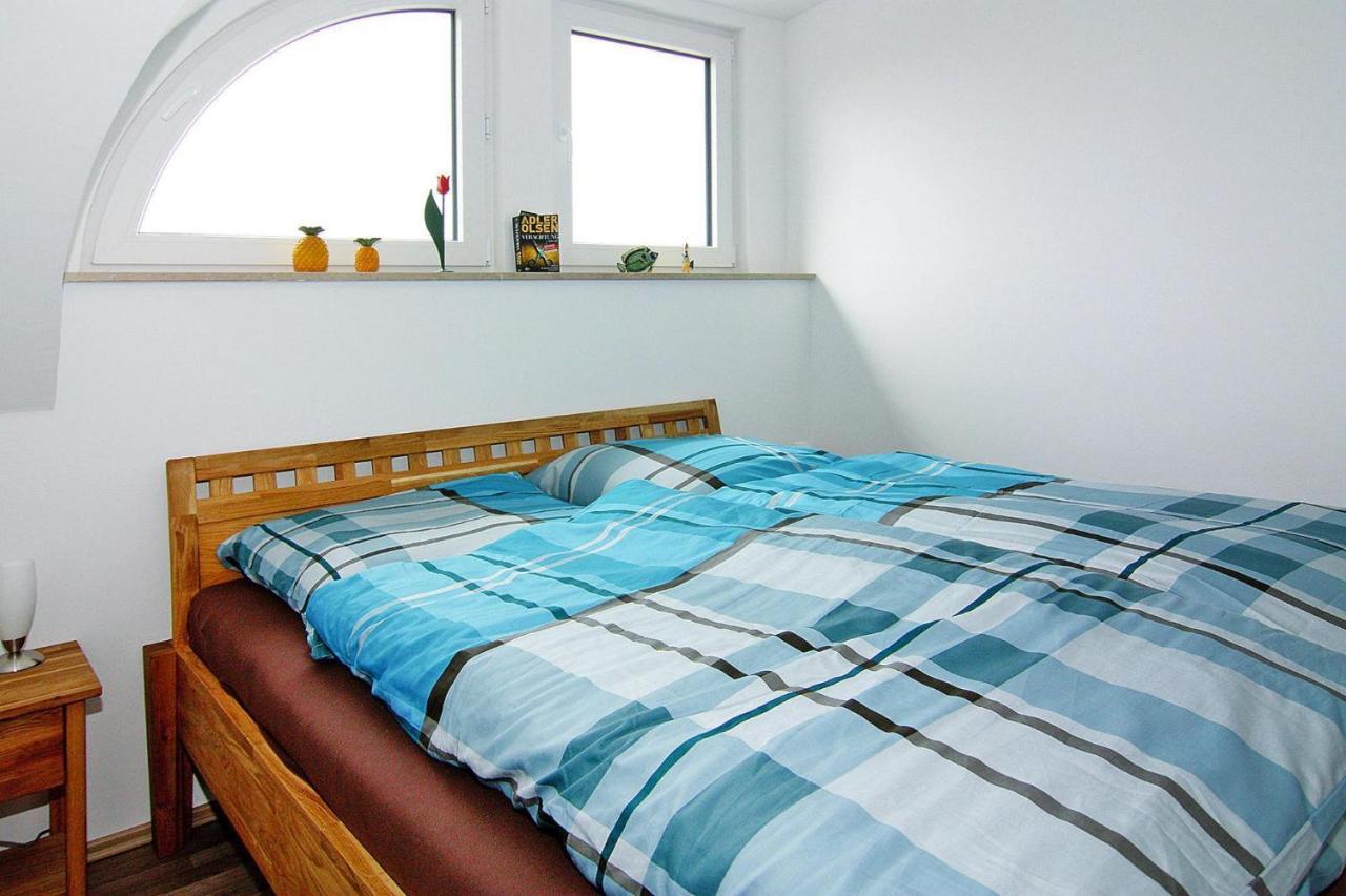 Reetdachhaus Lotte Mit Sauna Und Kaminofen Am Yachthafen In Vieregge Exterior foto